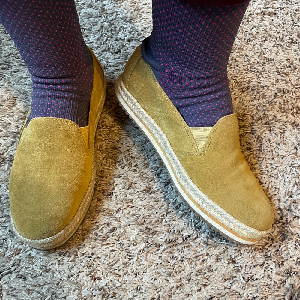 Yellow Suede Tom’s Palma Espadrille in great condition